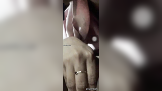 Smiling Indian aunty puts camera down to film her sunshaved peach | XXX Video on AllSex.XXX