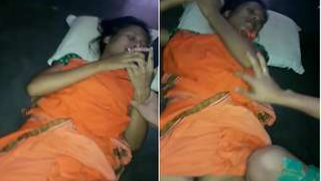 Sex is what guy wants from Desi hussy with unshaved snatch in sari