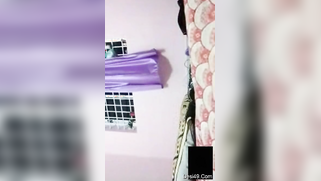 Desi model lies in bed getting naked just like online clients want | XXX Video on AllSex.XXX