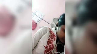 Desi model lies in bed getting naked just like online clients want