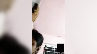 Desi model lies in bed getting naked just like online clients want | XXX Video on AllSex.XXX