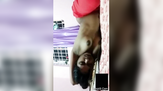 Desi model lies in bed getting naked just like online clients want | XXX Video on AllSex.XXX