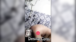 Adorable Indian calls guy because he wants to watch her taking shower | XXX Video on AllSex.XXX