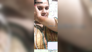 Brunette exposes fatty pussy on amateur camera in XXX Indian web chat | XXX Video on AllSex.XXX