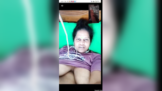 Desi mom is proud of saggy breasts and exposes them to the wanker | XXX Video on AllSex.XXX