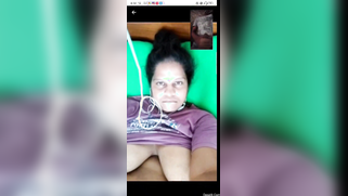 Desi mom is proud of saggy breasts and exposes them to the wanker | XXX Video on AllSex.XXX