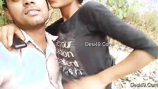 Partner called Desi woman outdoors not for sex but kissing on camera | XXX Video on AllSex.XXX