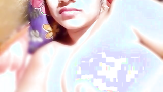 XXX video of Indian cheers self-isolated fans up when she shows boobs