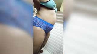 Fatty Desi mom's butt cheeks are so big that blow cameraman's mind | XXX Video on AllSex.XXX