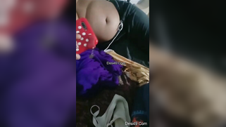 Sex Desi model with big tits actively poses naked on bed in cam show | XXX Video on AllSex.XXX