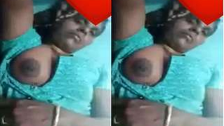 Desi mom in green sari gets partially naked in bed exposing breasts | XXX Video on AllSex.XXX