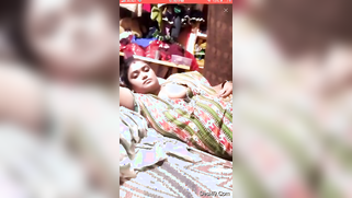 Aunty in sari flashes dark nipple like a real slutty Indian XXX lecher | XXX Video on AllSex.XXX