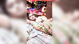 Aunty in sari flashes dark nipple like a real slutty Indian XXX lecher | XXX Video on AllSex.XXX