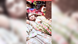 Aunty in sari flashes dark nipple like a real slutty Indian XXX lecher | XXX Video on AllSex.XXX