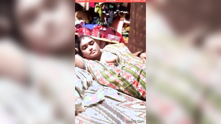 Aunty in sari flashes dark nipple like a real slutty Indian XXX lecher | XXX Video on AllSex.XXX