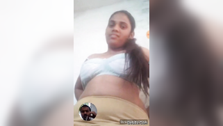 Desi girl in sari knows how to make hubby super-horny via videolink | XXX Video on AllSex.XXX