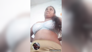 Desi girl in sari knows how to make hubby super-horny via videolink | XXX Video on AllSex.XXX