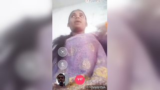 Desi girl in sari knows how to make hubby super-horny via videolink | XXX Video on AllSex.XXX