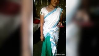 Indian aunty obeys young man behind camera and shows her hairy peach | XXX Video on AllSex.XXX