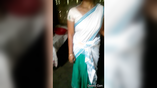 Indian aunty obeys young man behind camera and shows her hairy peach | XXX Video on AllSex.XXX