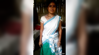 Indian aunty obeys young man behind camera and shows her hairy peach | XXX Video on AllSex.XXX