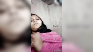 Desi whore flashes XXX-shaped titties covered with red bra close-up | XXX Video on AllSex.XXX