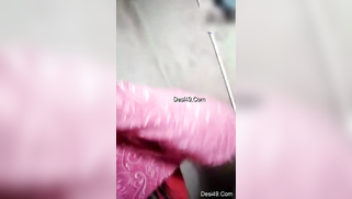 Desi whore flashes XXX-shaped titties covered with red bra close-up | XXX Video on AllSex.XXX