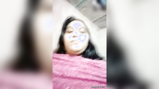 Desi whore flashes XXX-shaped titties covered with red bra close-up | XXX Video on AllSex.XXX