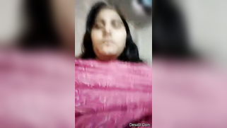 Desi whore flashes XXX-shaped titties covered with red bra close-up | XXX Video on AllSex.XXX