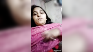 Desi whore flashes XXX-shaped titties covered with red bra close-up | XXX Video on AllSex.XXX