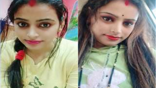 Indian aunty advertises body and gets off on masturbating on camera