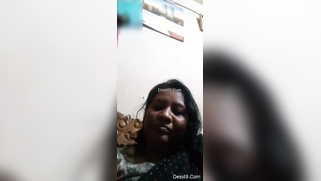 Desi mom simply sits in front of camera and talks with serious face | XXX Video on AllSex.XXX