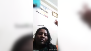 Desi mom simply sits in front of camera and talks with serious face | XXX Video on AllSex.XXX