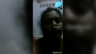 Voracious Desi mom masturbates cunt in close-up webcam sex video