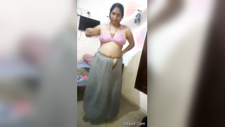 Indian mom comes home and changes clothes flashing boobs in sex video | XXX Video on AllSex.XXX