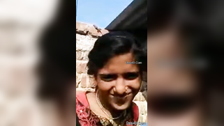 Indian mom had great idea to film herself masturbating twat outdoors | XXX Video on AllSex.XXX