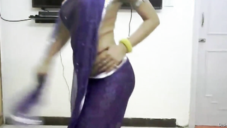 Desi chick pleases fans exposing breasts and masturbating wet cunt | XXX Video on AllSex.XXX