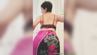Indian mom in carnival sari moves body and slowly strips down on cam | XXX Video on AllSex.XXX
