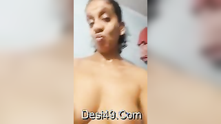 Desi mature woman holds camera in hand filming naked XXX body parts | XXX Video on AllSex.XXX