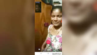 Man loves Indian aunty and asks her to takes dress off and show all