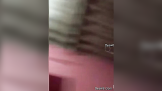 Brunette Indian aunty with sexy belly pulls bra up brandishing boobs | XXX Video on AllSex.XXX