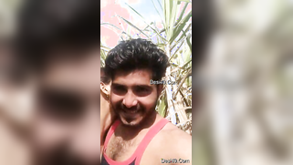 Indian kisses man who wants to see her XXX-shaped boobs outdoors