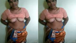 Indian mom lies naked and spreads pussy lips upon boyfriend's request | XXX Video on AllSex.XXX