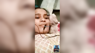 Mom lies in bed and talks to man who loves to watch sex performance | XXX Video on AllSex.XXX