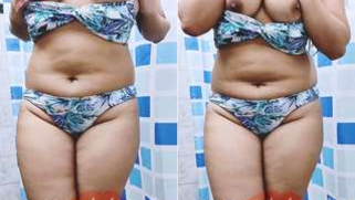 Indian babe lures new online clients with boobs and masturbation show | XXX Video on AllSex.XXX