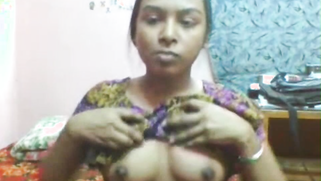 Indian slut with great assets works online and brandishes tiny tits | XXX Video on AllSex.XXX