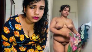 Hot Indian aunty takes green sari off and bares her fat saggy body | XXX Video on AllSex.XXX