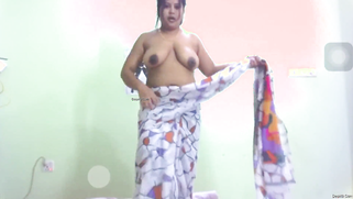 Sexy aunty displays soft boobs and licks nipples before masturbation | XXX Video on AllSex.XXX