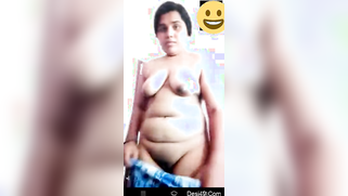 Flirtatious Indian aunty flaunts titties and spreads butt at home