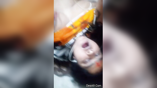 Kissable young woman pulls sari up and leaks natural tits in sex video | XXX Video on AllSex.XXX